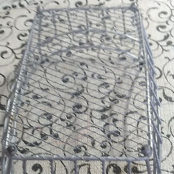 Elegant Gray Metal Wire Basket - Picture 8 of 8